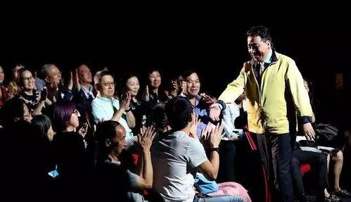 香港演出吃瓜视频,吃瓜观众捕捉精彩瞬间