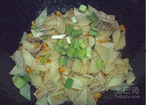 孕早期吃生土瓜,孕早期食用生土瓜的注意事项与风险解析