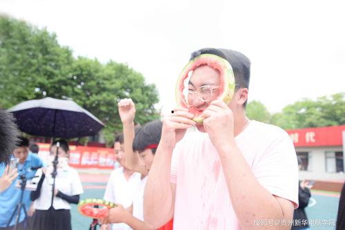 男子举办吃瓜大赛,吃瓜大赛一触即发！